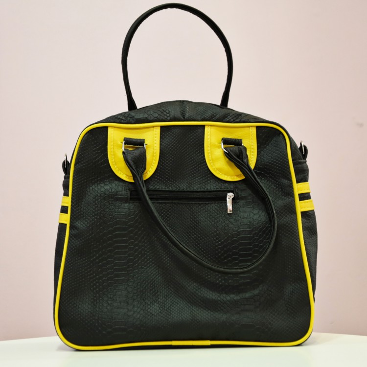 BOLSA PROFESSOR MARRY PRETO COM AMARELO